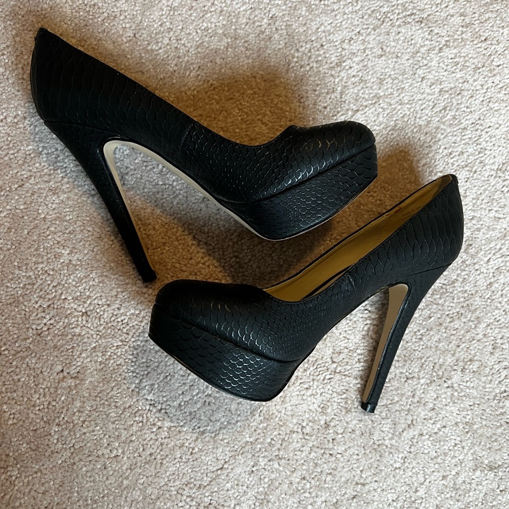 Black Aldo Heels 7